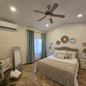 Rooi Santo Apartment Palm Beach